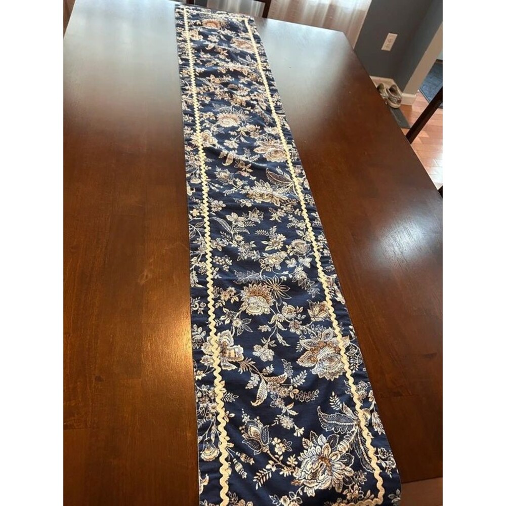 Country Living Blue & Cream Floral Paisley Tablecloth Matching Table Runner Set